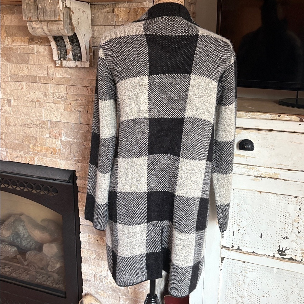 Love Tree black and gray checker block open front long line 2 pocket cardigan - Picture 9 of 16